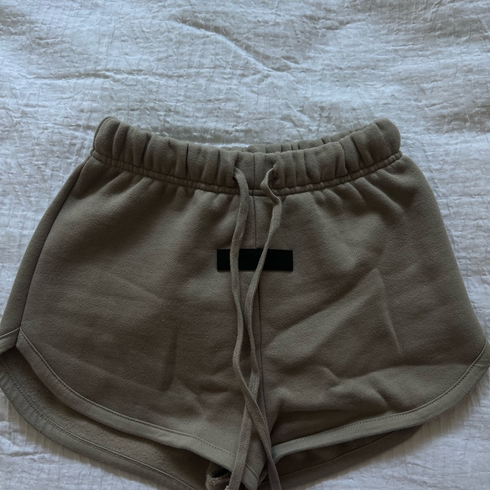 essential shorts